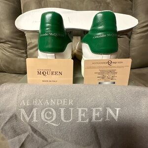 Alaxander McQueen
